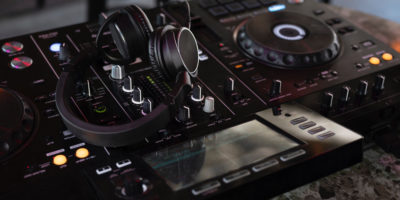 Die besten professionellen DJ-Controller im Test